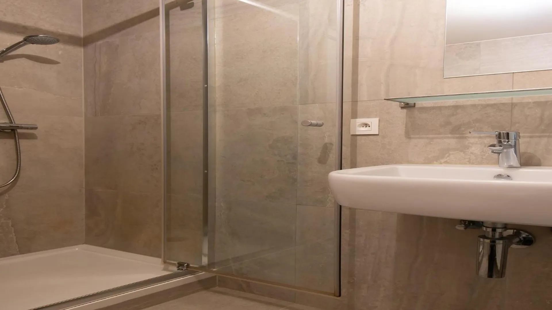 Beautiful Apartment In Prime Location Ostenda
